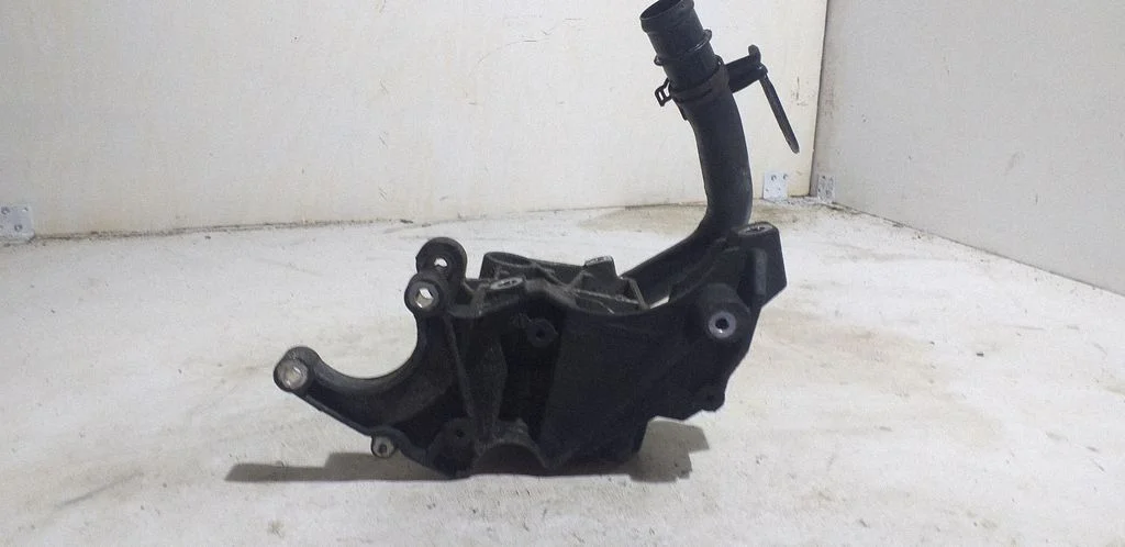 Power steering pump mounting bracket – Audi A4 Allroad B8 (2008-2016)