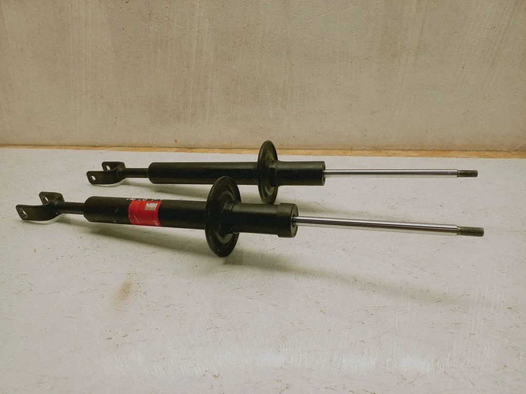 Front shock absorber/damper