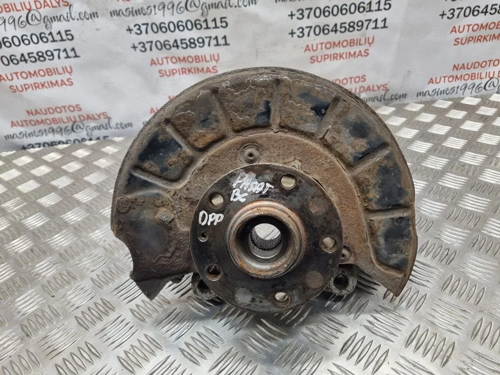 Front wheel hub – front right