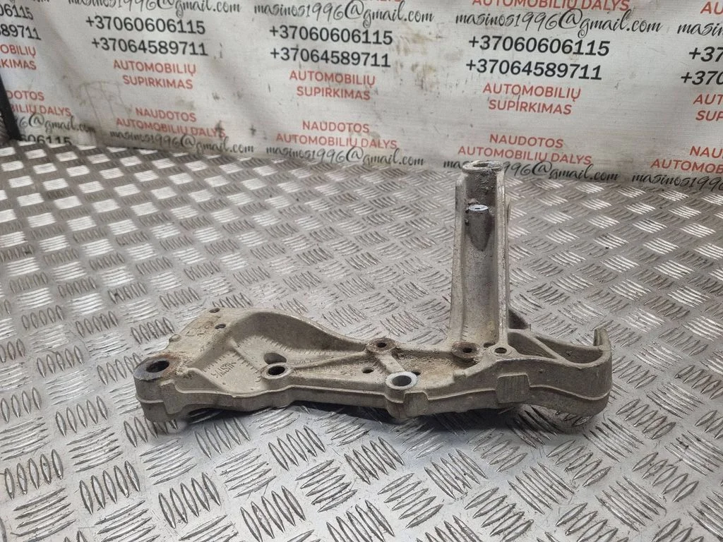 Front lower control arm/wishbone 1K0199295E