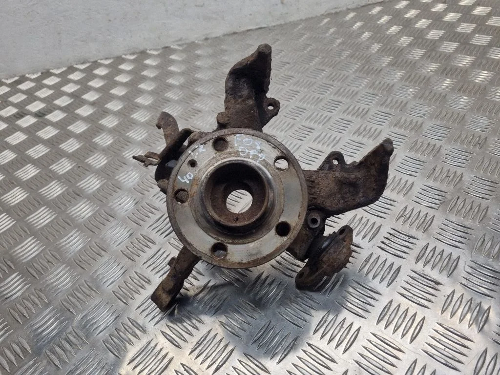 Front wheel hub – front right