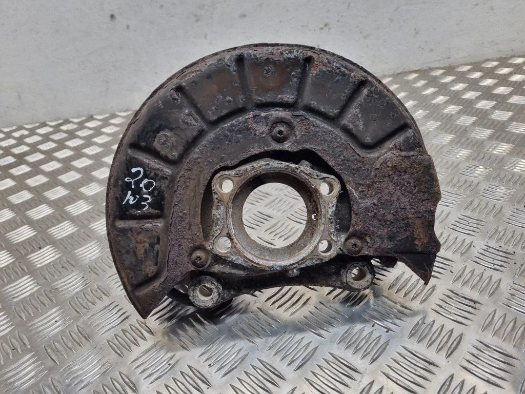 Front wheel hub 3C0365A