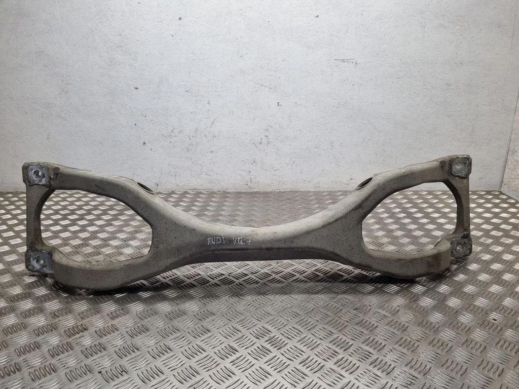 Tagumine abiraam – Audi Q7 4L (2005-2015)