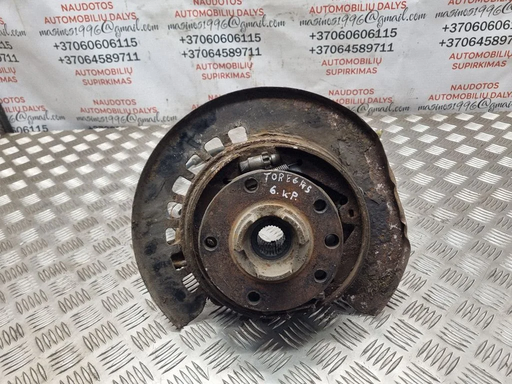 Rear wheel hub spindle/knuckle 7L0505433B