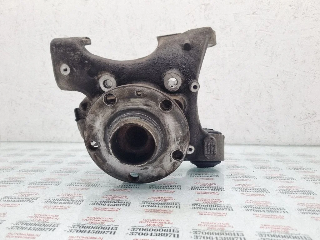 Tagumine rumm 8E0505433B