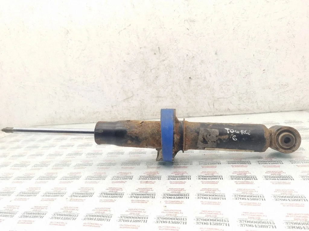 Rear shock absorber/damper – Volkswagen Touareg I (2002-2010)