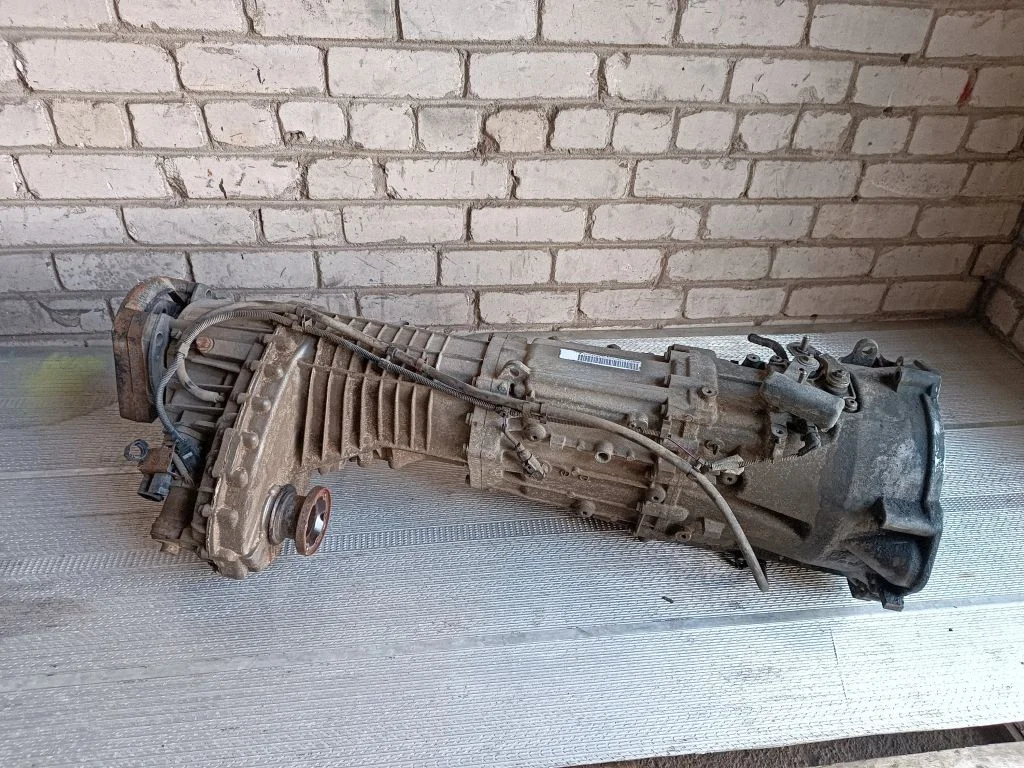 Manual 6 speed gearbox 067401066