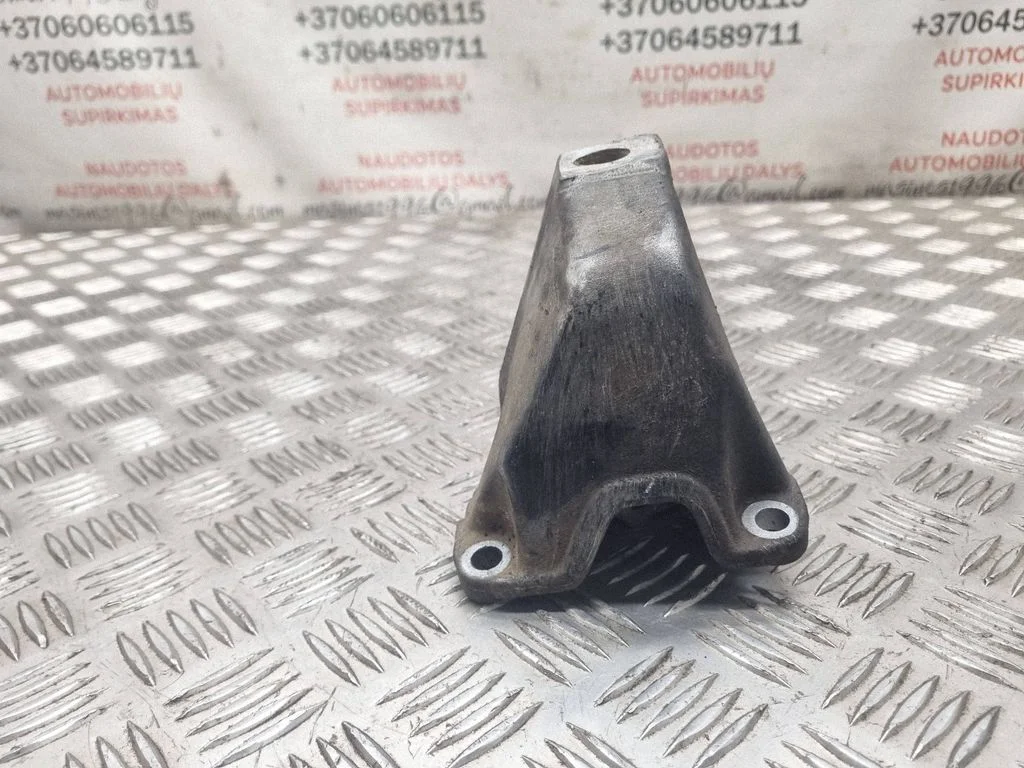 Gearbox mounting bracket 8D0399113L
