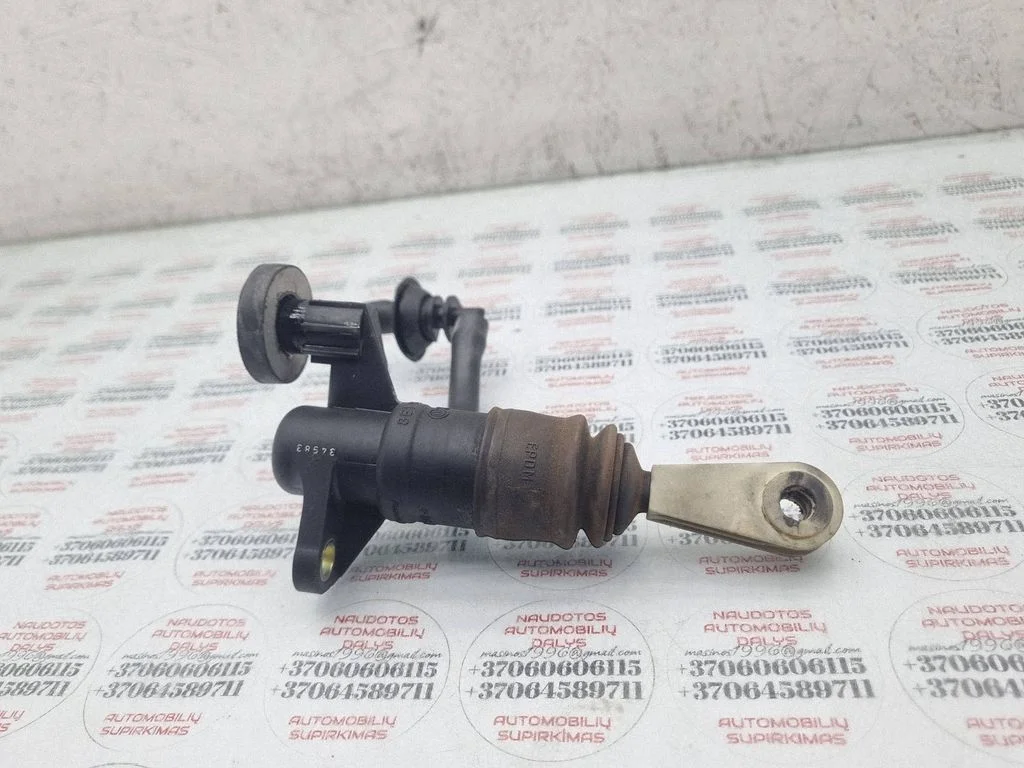 Clutch master cylinder 8E1721401