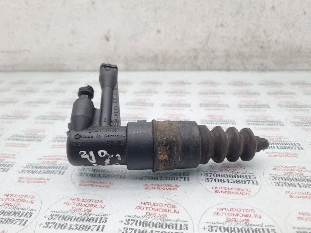 Clutch master cylinder 8E0721257F