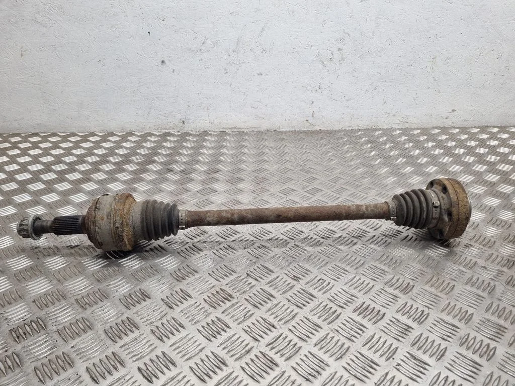 Tagumine pooltelg – Volkswagen Touareg I (2002-2010)