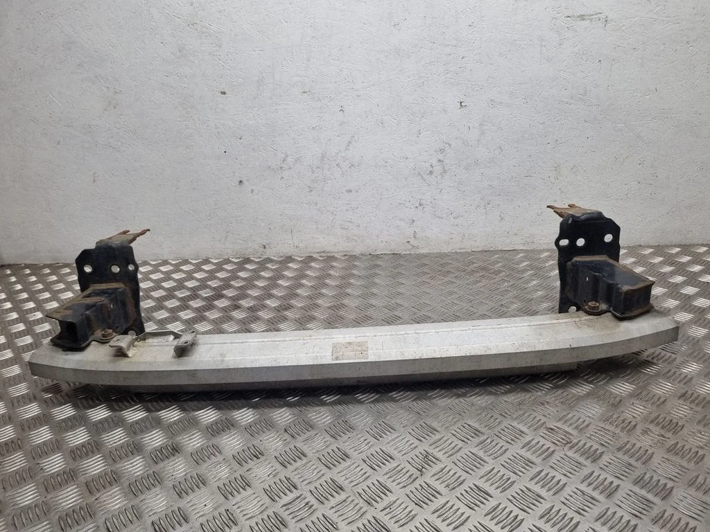 Front bumper cross member 4L0807133A