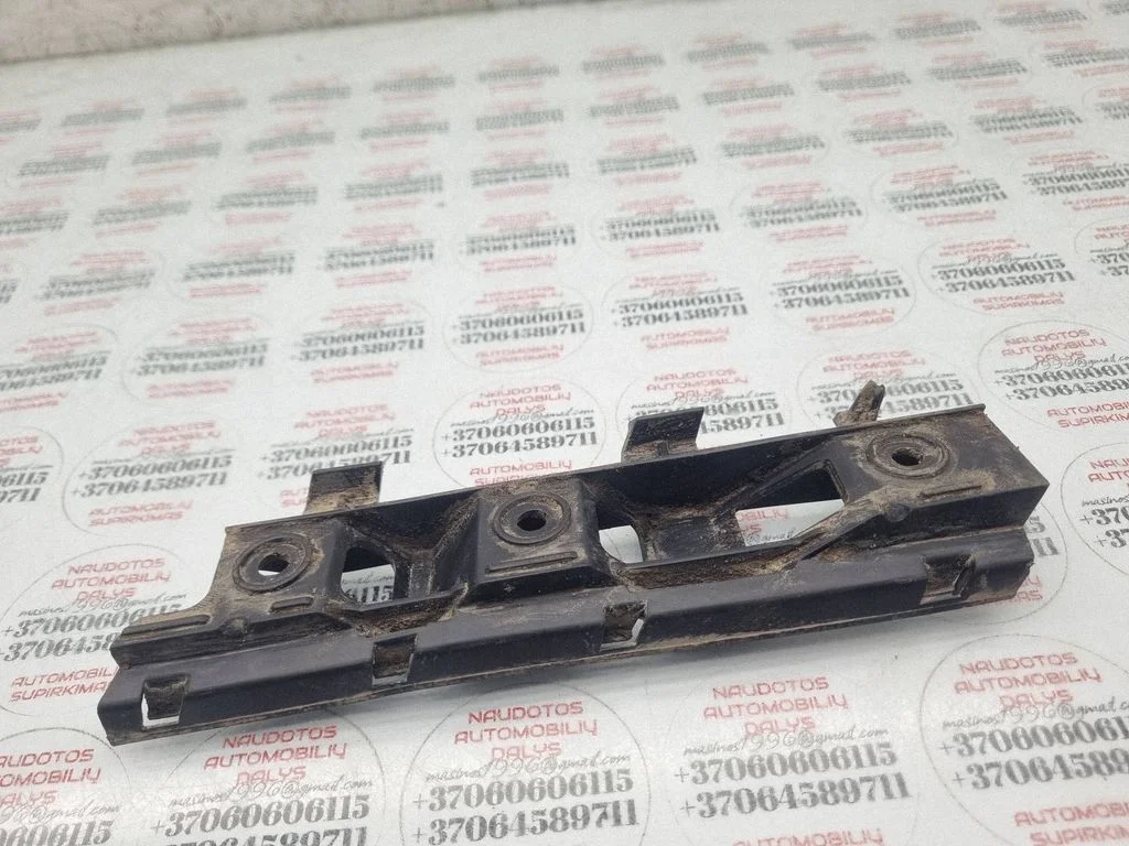 Front bumper mounting bracket 3C0807184