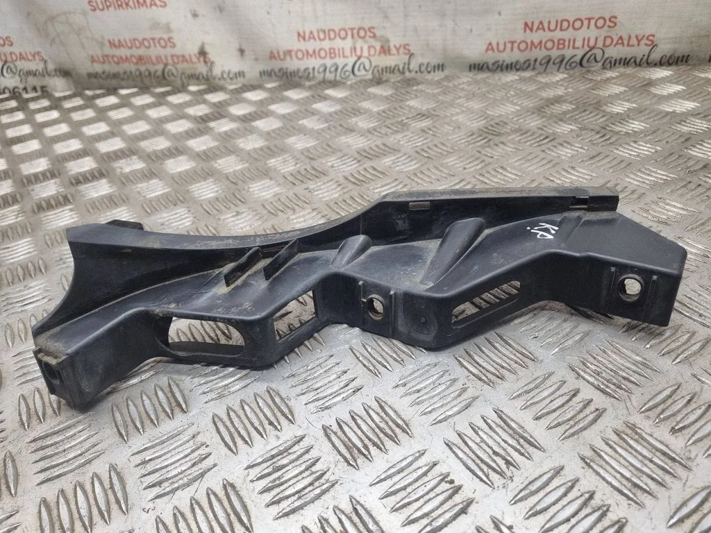 Front bumper mounting bracket 3C0807889