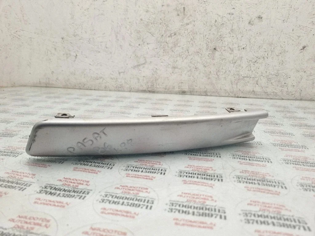 Front bumper splitter molding 3C0807645A