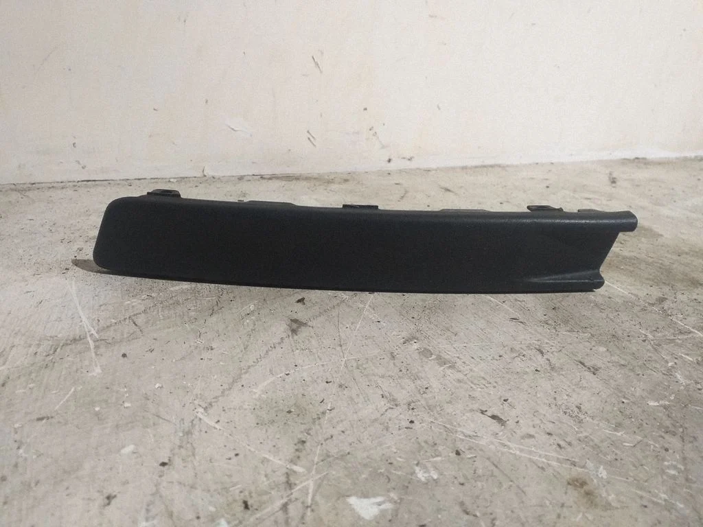 Front bumper splitter molding 3C0807645