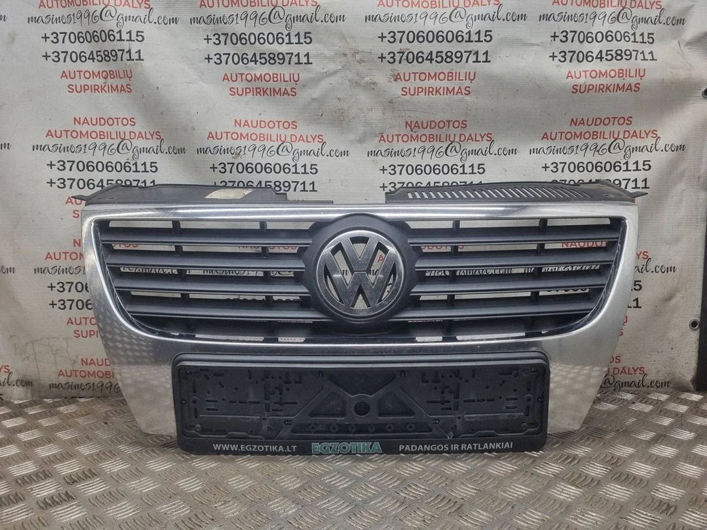 Front bumper upper radiator grill 3C0853651
