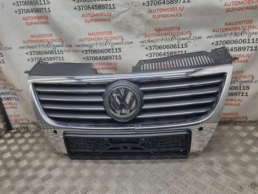 Atrapa górna (grill) 3C0853651D