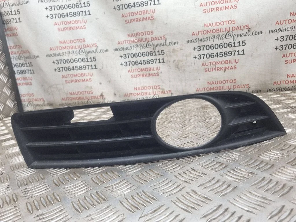 Kratka / ramka halogenu – Volkswagen Passat CC (2008-2016)