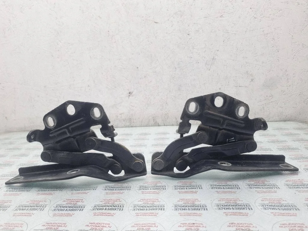 Engine bonnet/hood hinges 3C0823302E