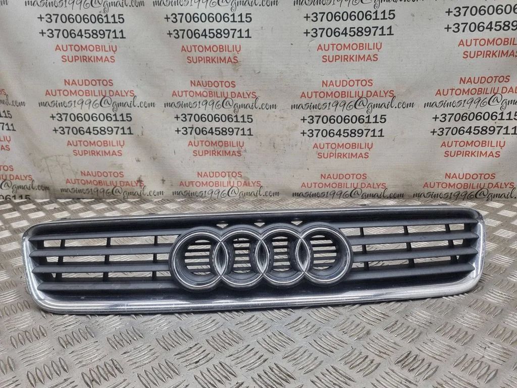 Esistange ülemine radiaatorivõre 8L0853651A