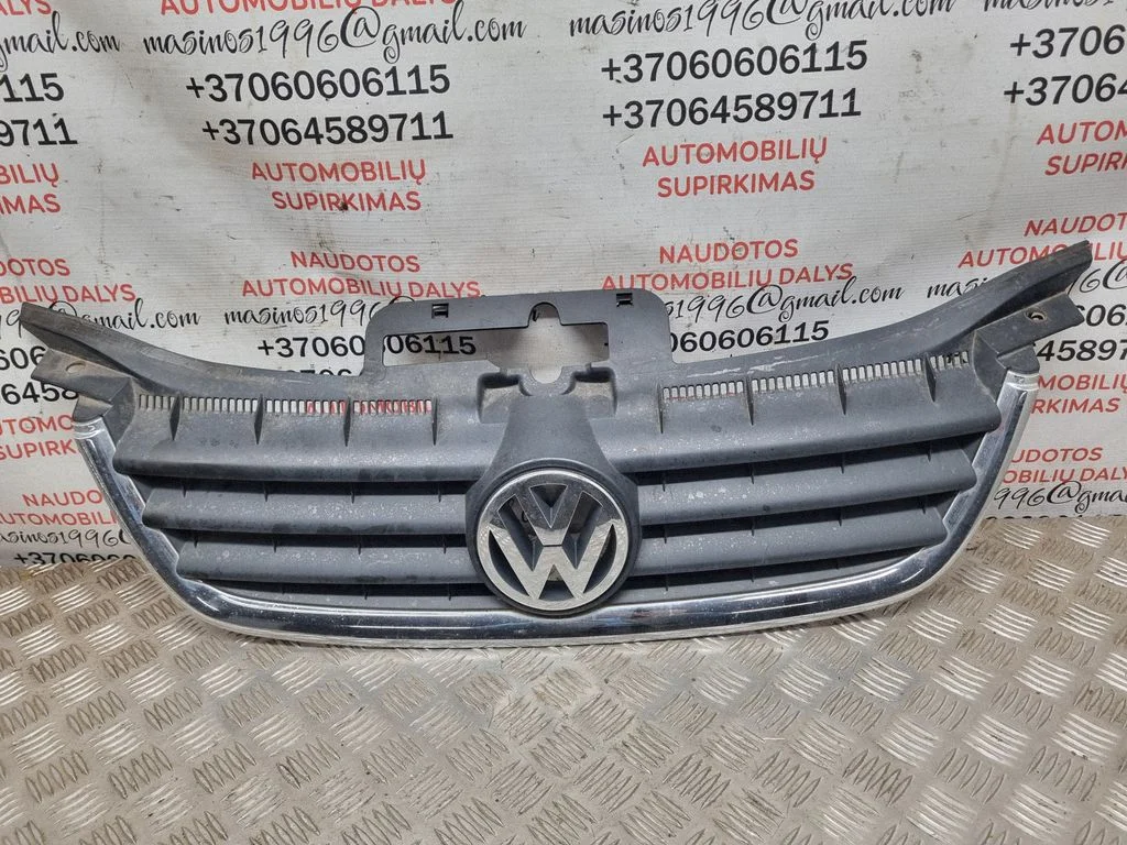 Esistange ülemine radiaatorivõre 1T0853651