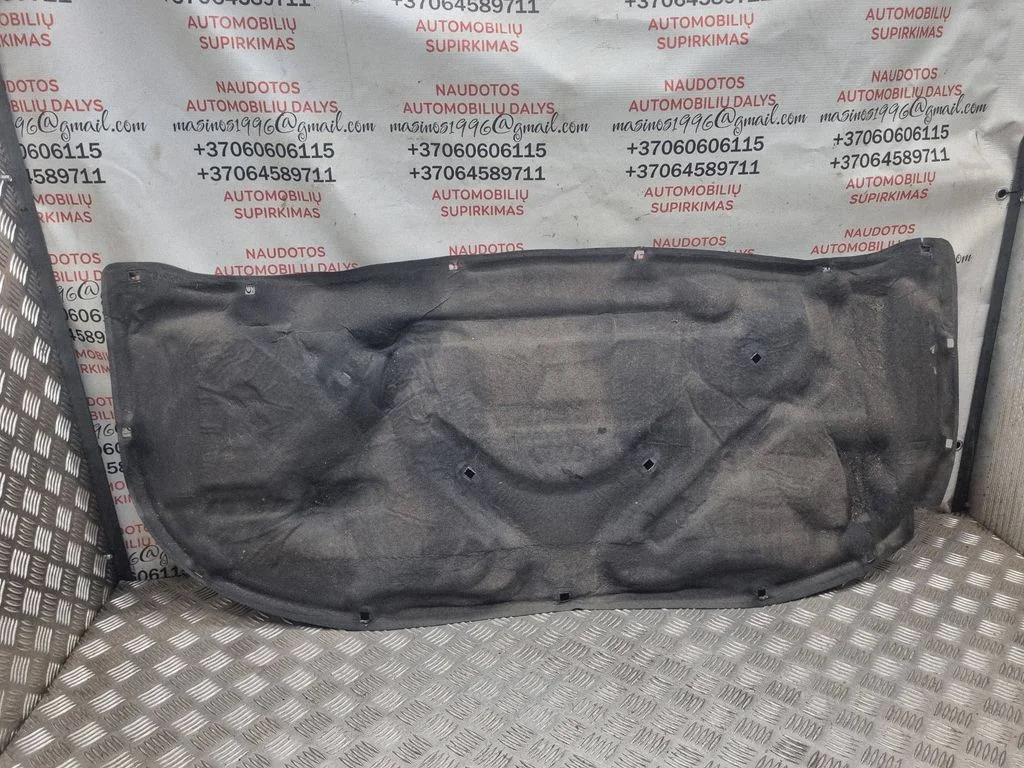 Mootorikapoti heli-/soojusisolatsioon – Audi A6 Allroad C5 (1999-2005)