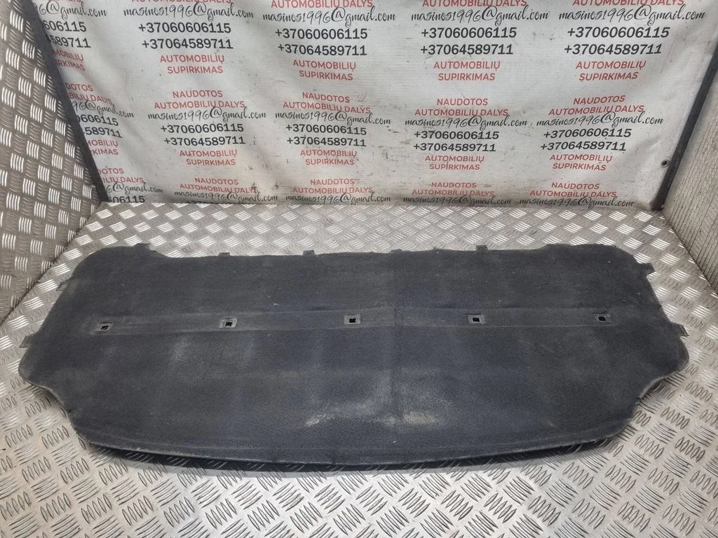 Engine bonnet/hood sound/heat insulation