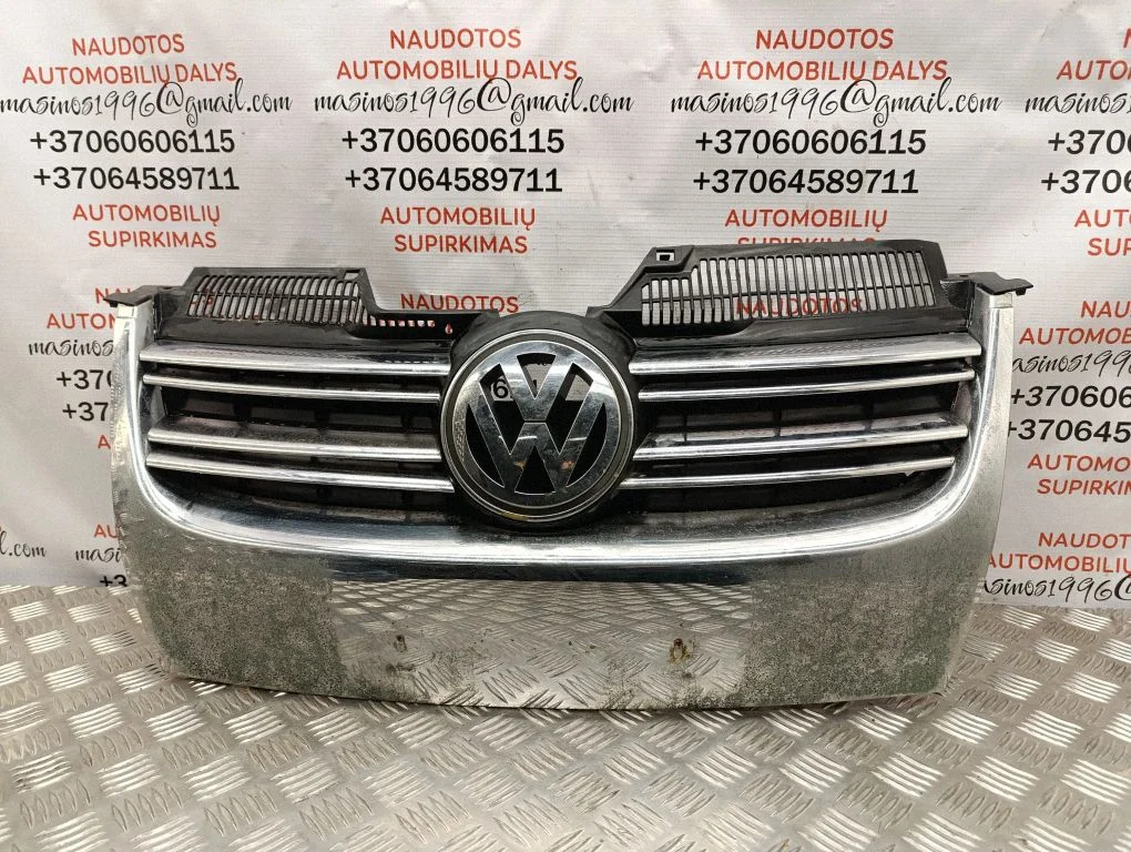 Front bumper upper radiator grill – Volkswagen Jetta V (2005-2010)