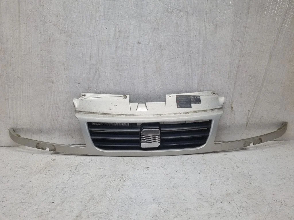 Front bumper upper radiator grill 7M0853651D