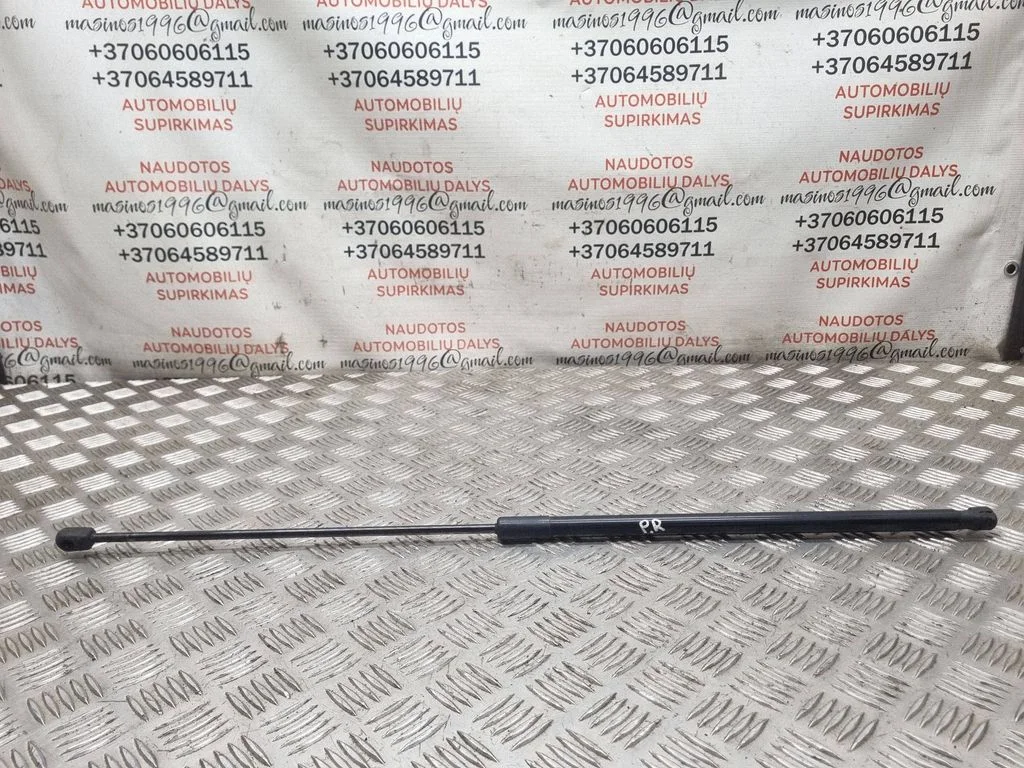 Mootorikapoti amortisaator 8T0823359