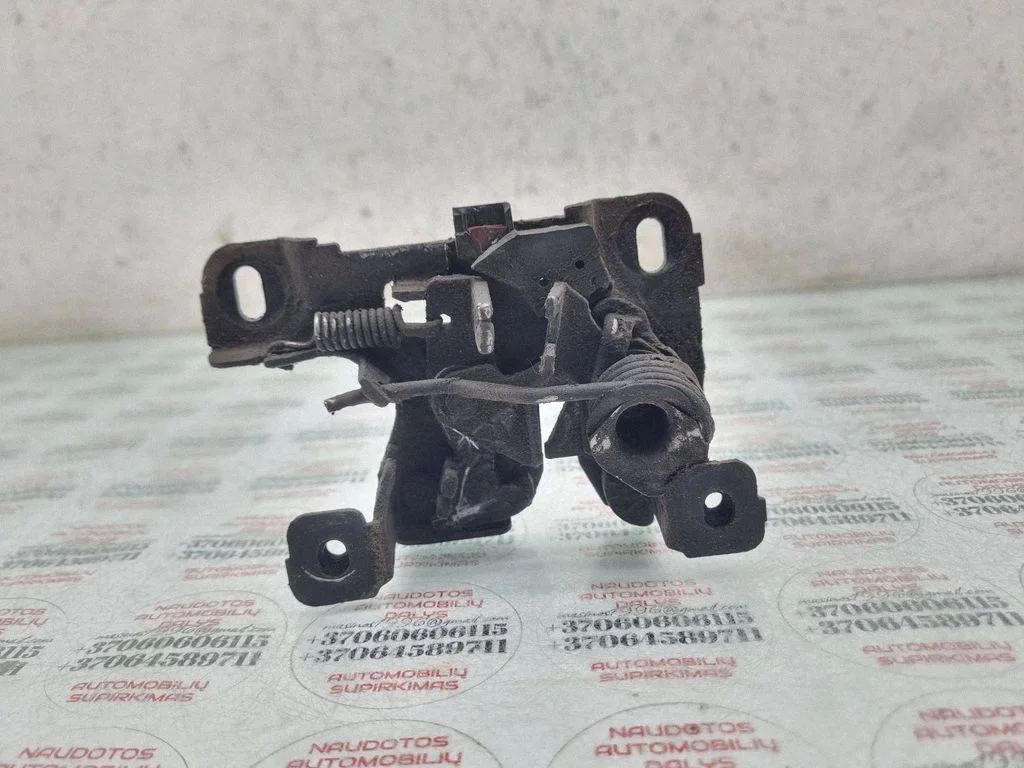 Mootorikapoti lukk 4B0823509