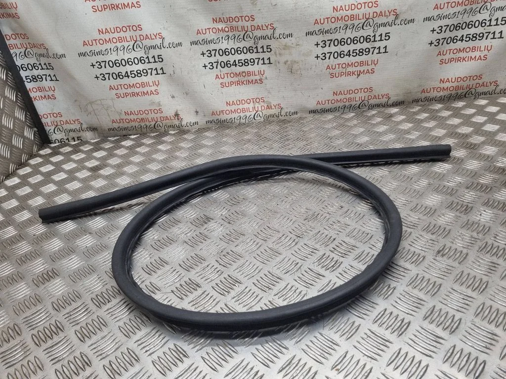 Uszczelka komory silnika 8E0823731A