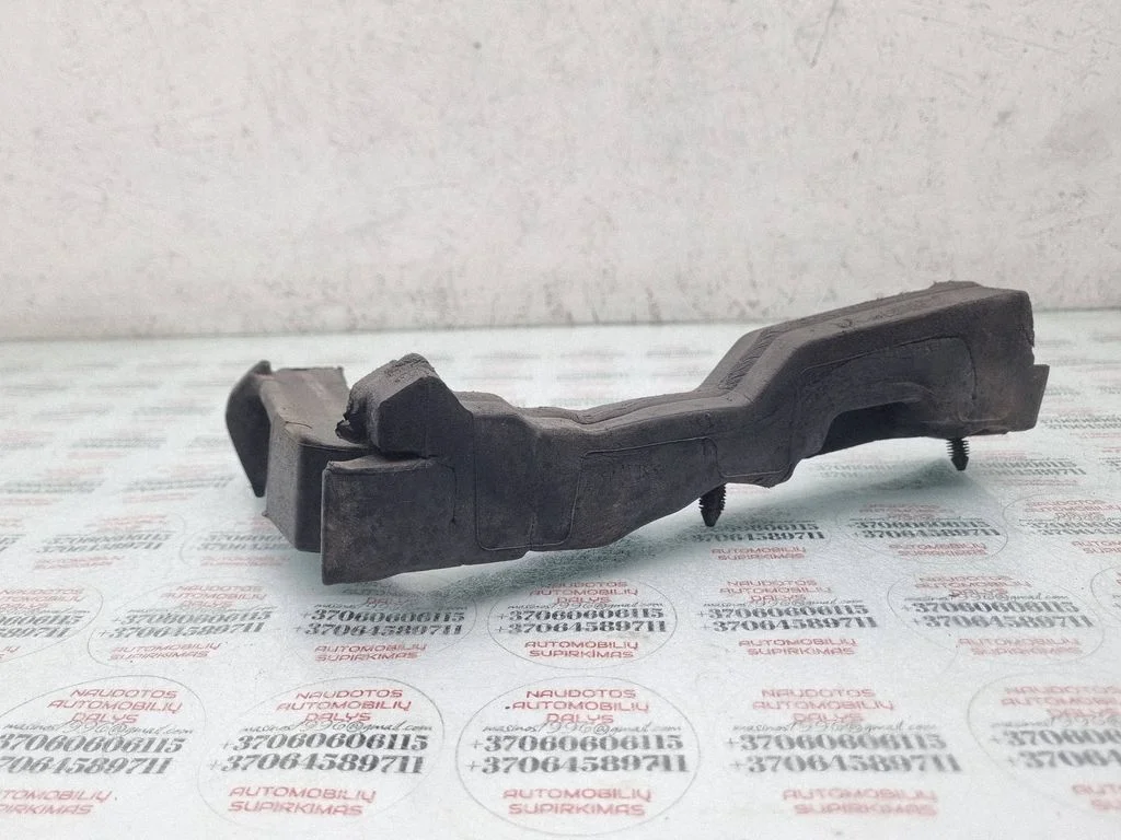 Poritiiva vahtpolstri tugi 8K0823722R