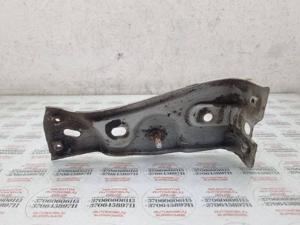 Fender mounting bracket – Volkswagen Passat CC (2008-2016)