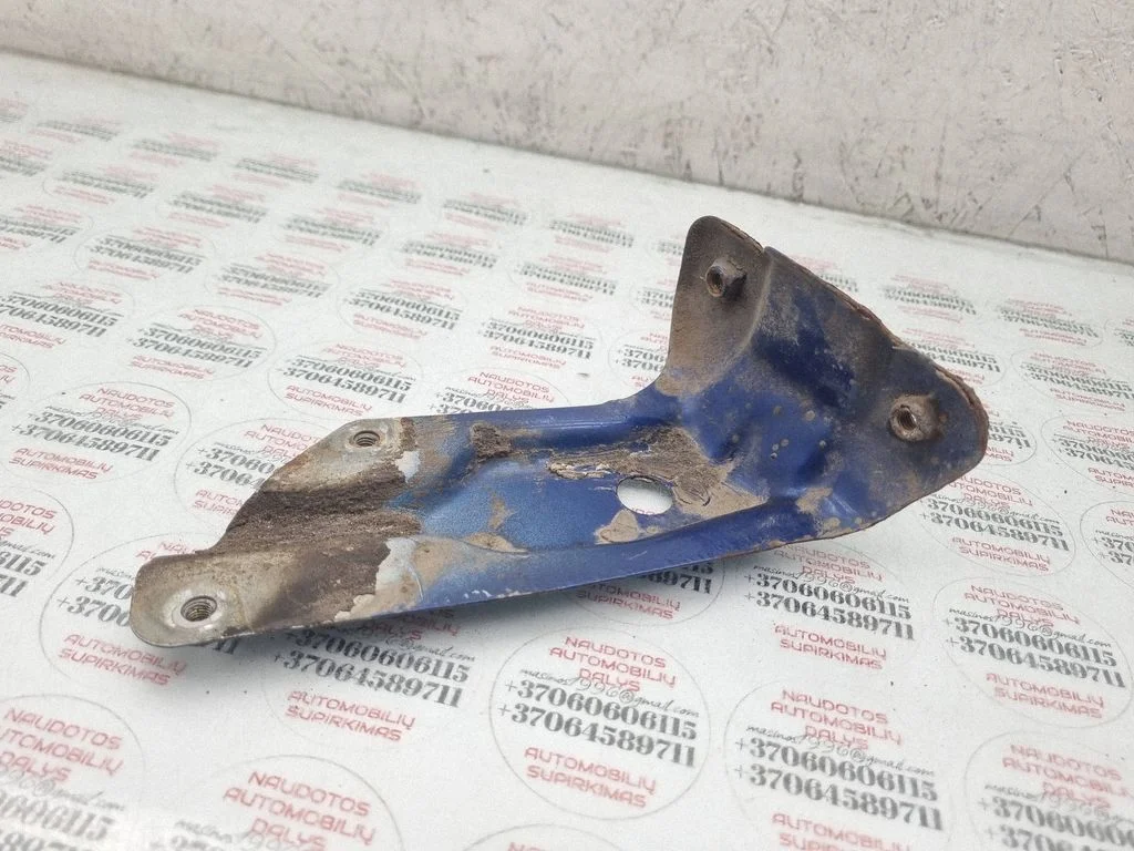 Fender mounting bracket 1K6821136