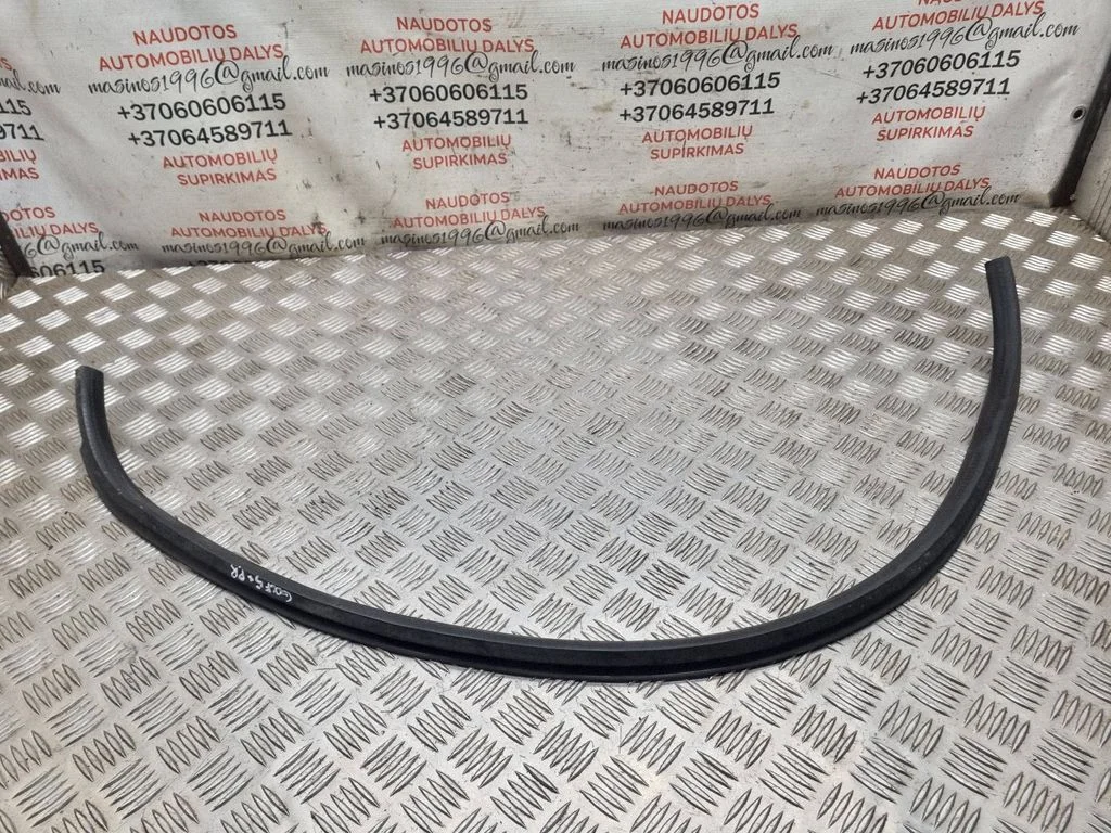 Mootoriruumi tihend 5M0823723
