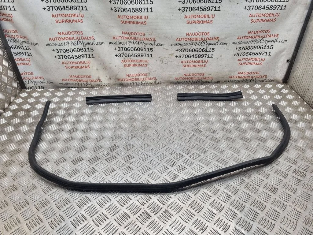 Mootoriruumi tihend 4B0823725B