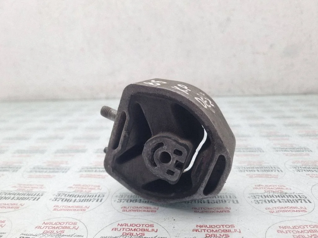 Gearbox mount – front left