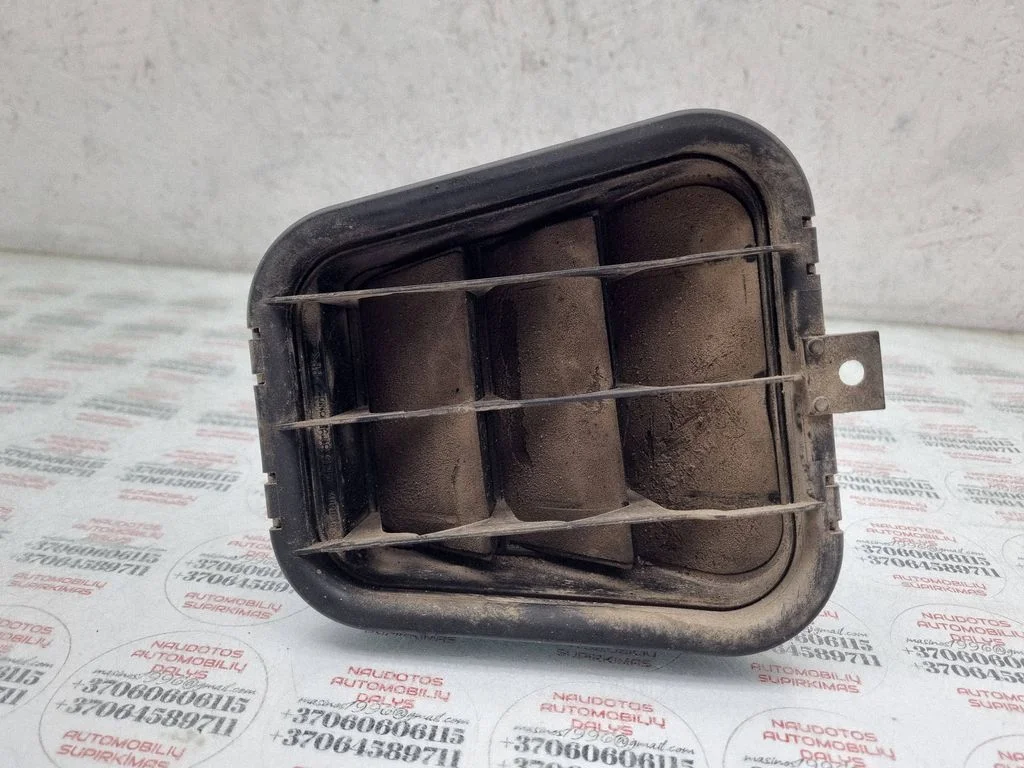 Ventilatsioonirest 4B0819181B