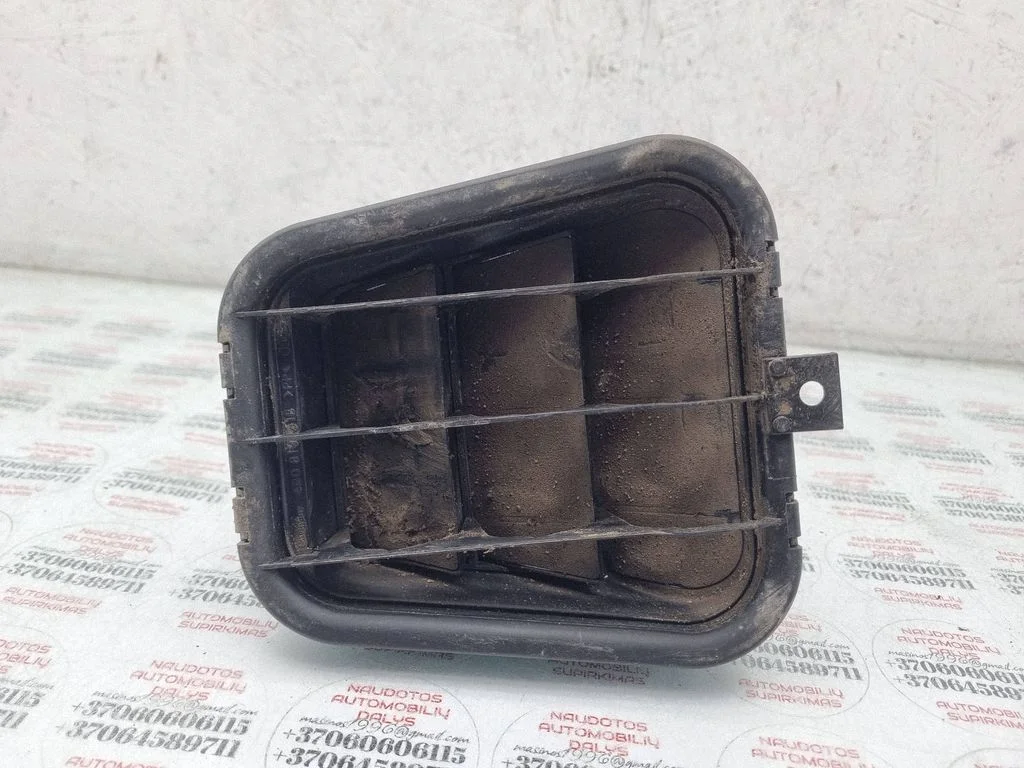 Ventilatsioonirest 4B0819181B