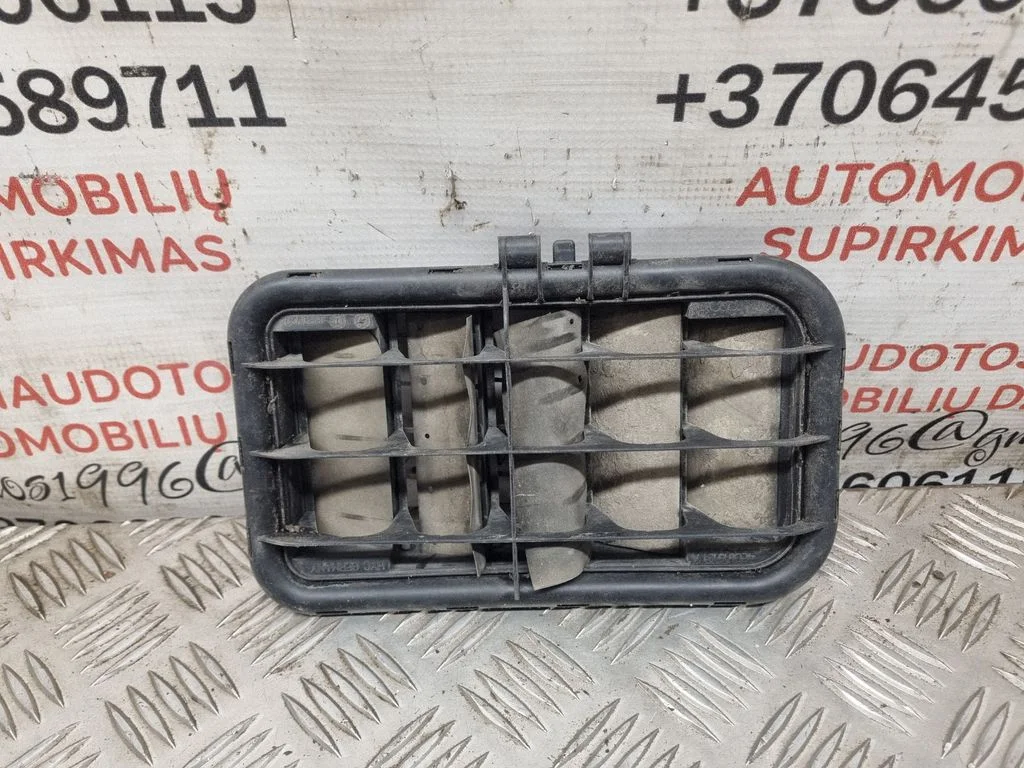Ventilatsioonirest 4E0819181A