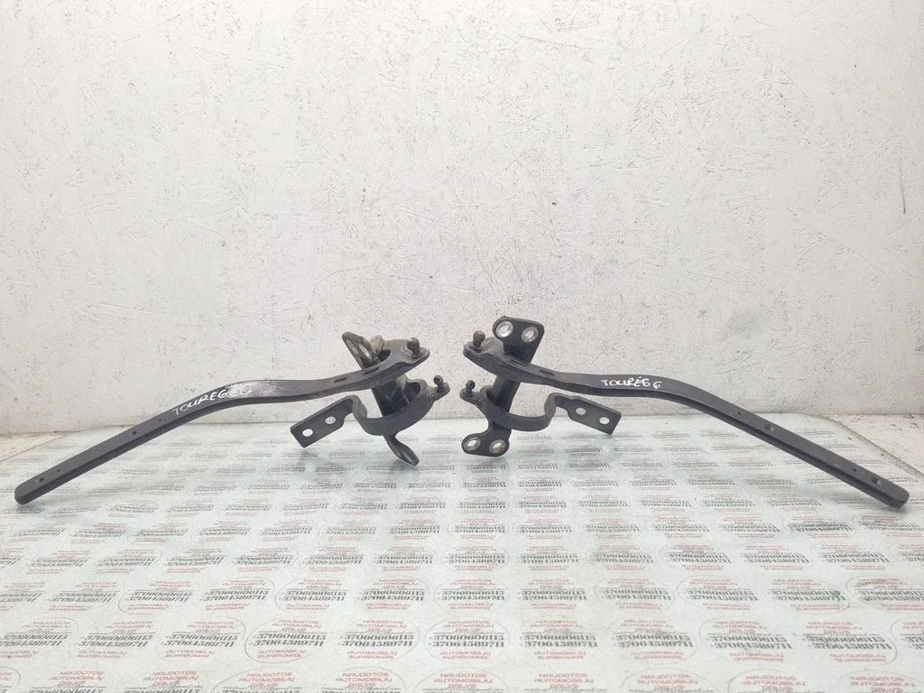 Tailgate/trunk/boot hinge 7L6827301E