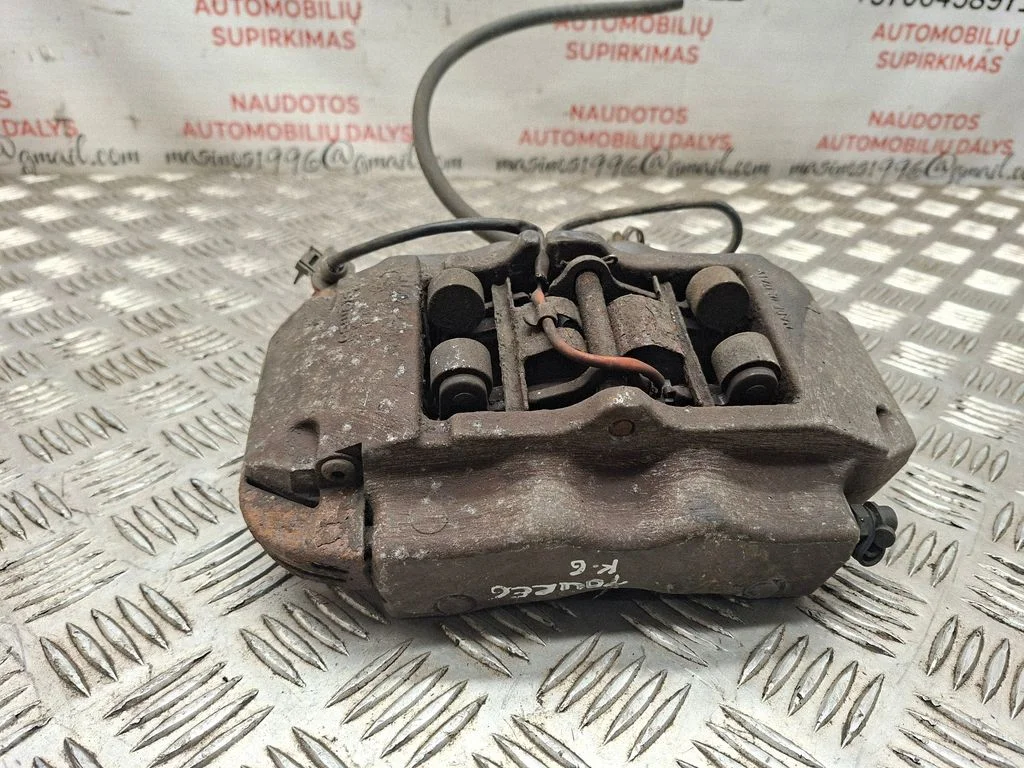 Rear brake caliper