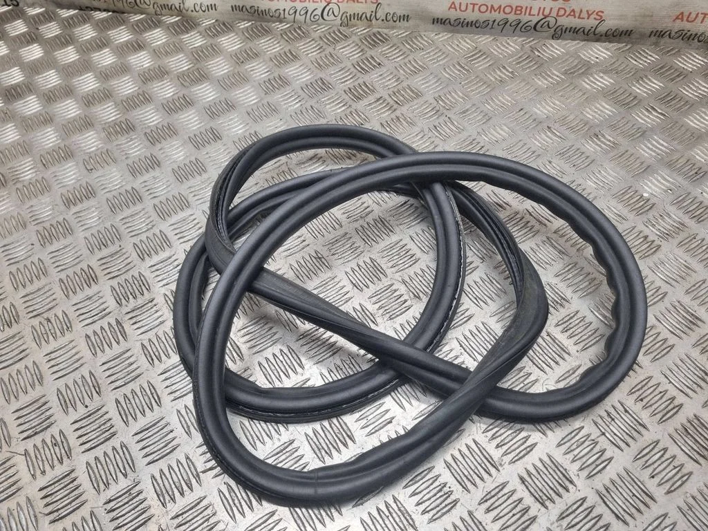 Laadimisukse tihend (kere pool) – Volkswagen Passat CC (2008-2016)