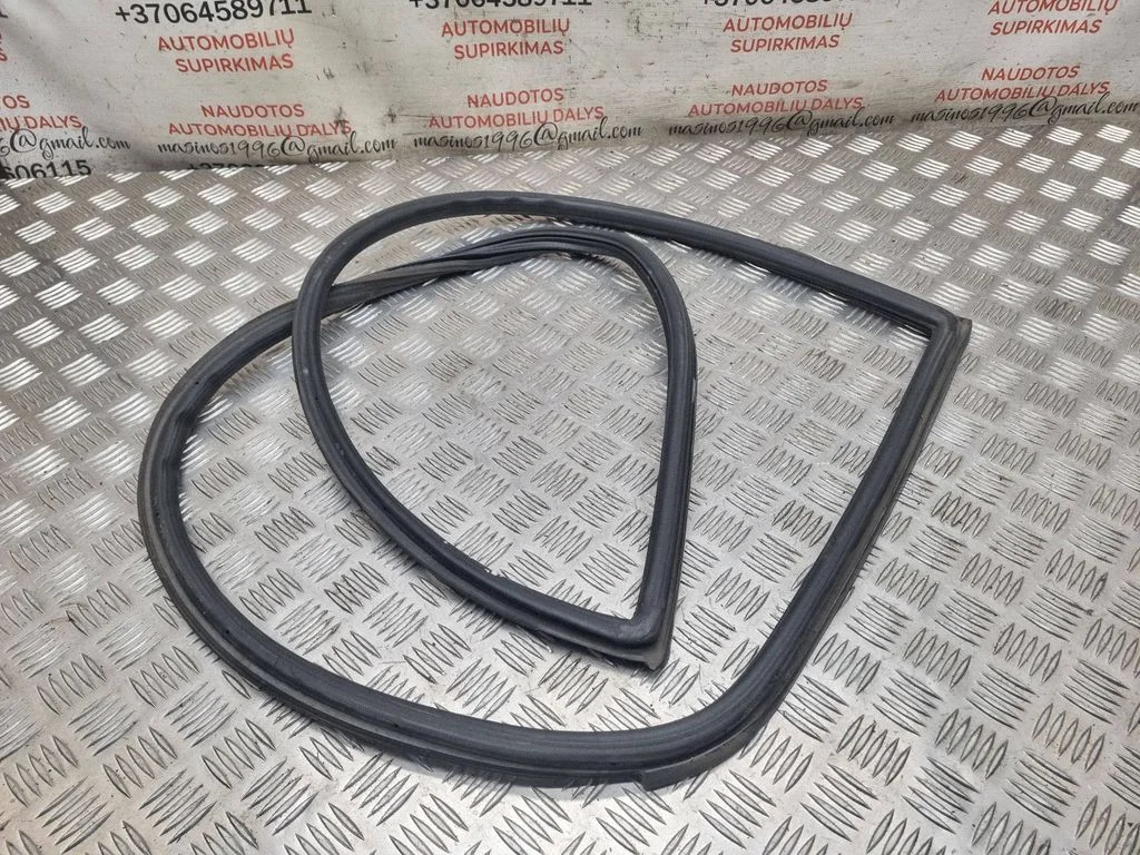 Loading door rubber seal (on body) – Volkswagen Touareg I (2002-2010)