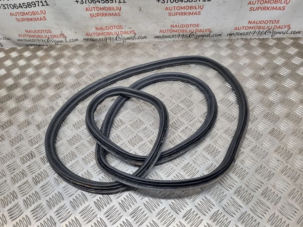 Laadimisukse tihend (kere pool) – Volkswagen Passat CC (2008-2016)