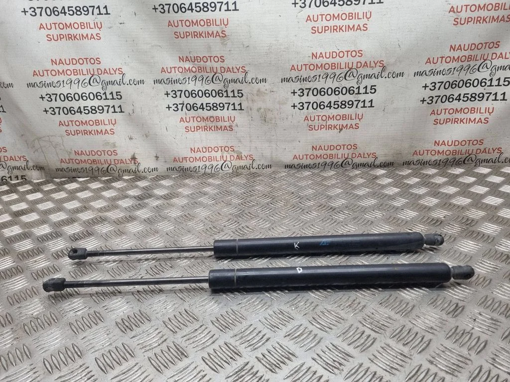 Aizmugurējā vāka amortizators 7M0827550G