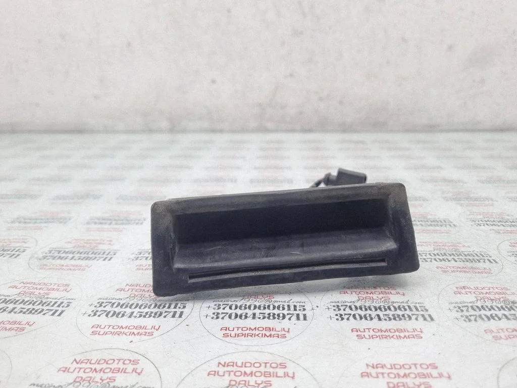 Tailgate/trunk/boot exterior handle – Volkswagen Touareg I (2002-2010)
