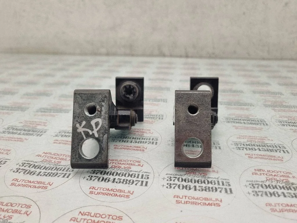Front door hinges set – Audi A4 Allroad B8 (2008-2016)